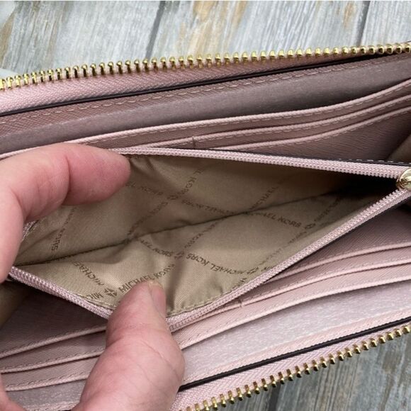 Michael Kors Jet Set Travel Large Saffiano Leather Quarter-Zip Wallet Bag Purse - Picture 7 of 12